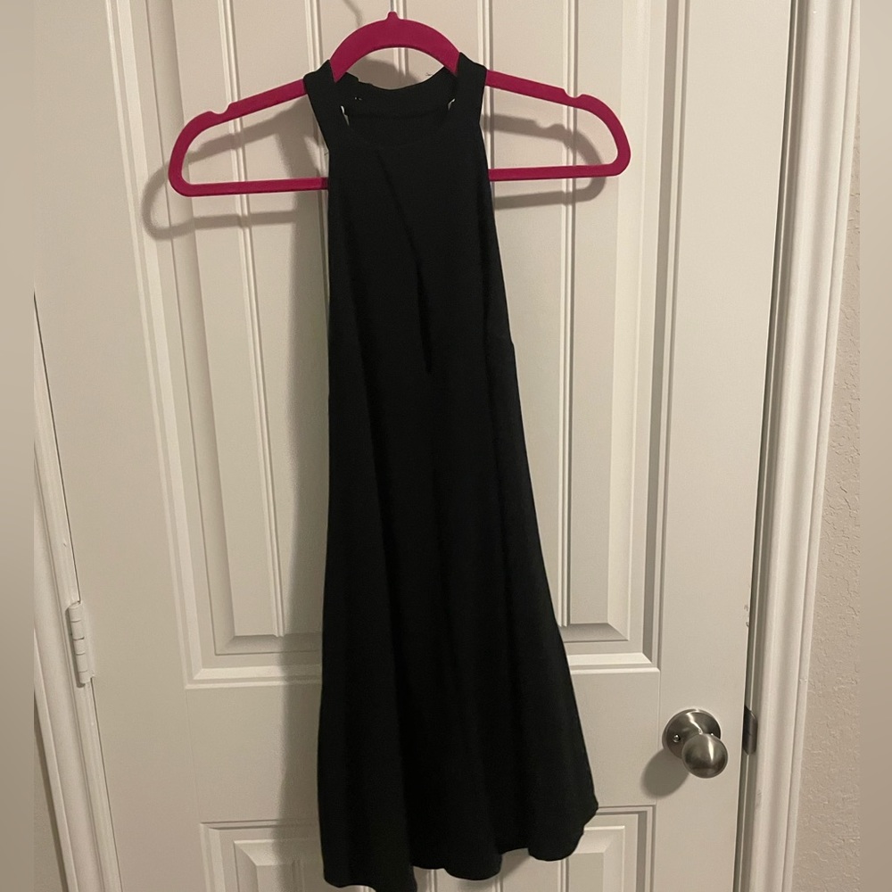 Lulus LBD with keyhole front